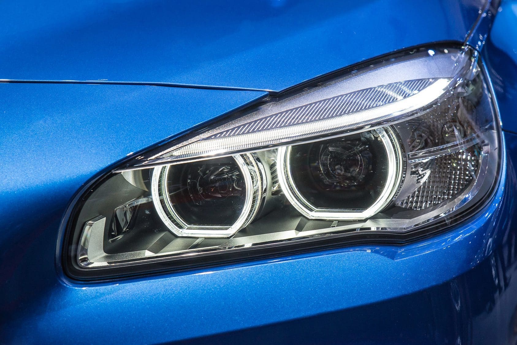 What To Do With Faded Headlights Miracle Body and Paint San Antonio, Texas