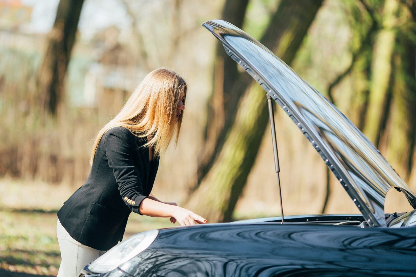 Signs That Your Car Needs Auto Repair Miracle Body and Paint San Antonio Texas